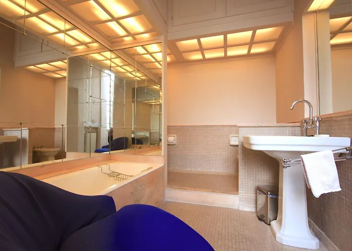 Navona Large 1br House